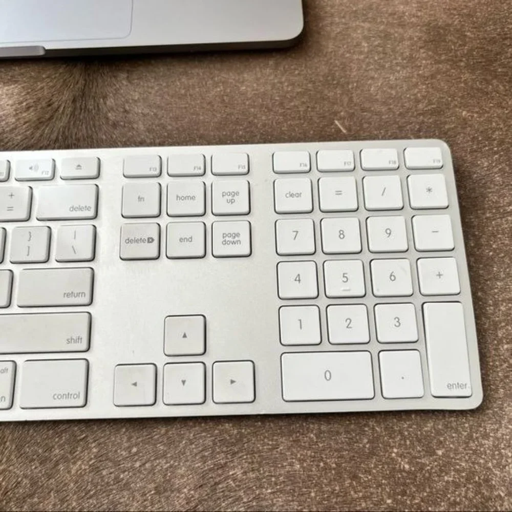 Apple A1243 Magic Wired Aluminum Number Pad Keyboard w/ USB Port MB110LL…